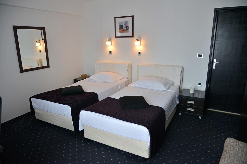 Guest House Amico Vranje Quarto foto